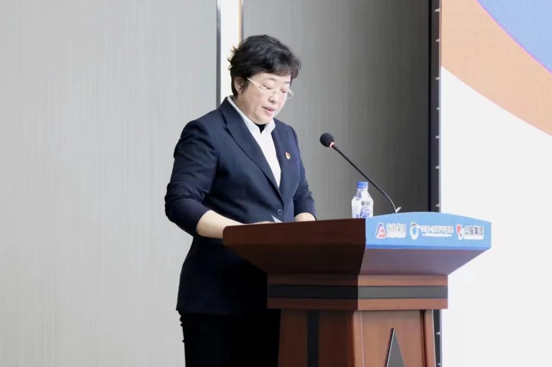 老街腾龙集团、温泉集团、公服集团2023年新任干部任前集体谈话及集体送任仪式圆满结束